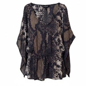 Express NWT cold shoulder snakeskin top, small